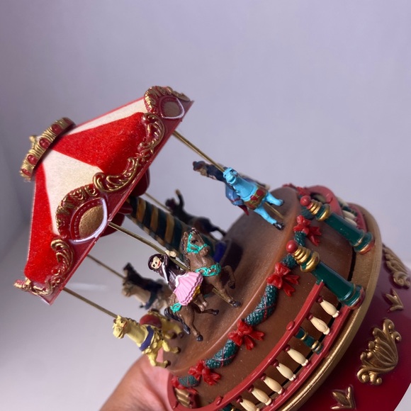 Mr. Christmas Mini 5" Musical Animated Carousel Plays Jingle Bells - Picture 3 of 12